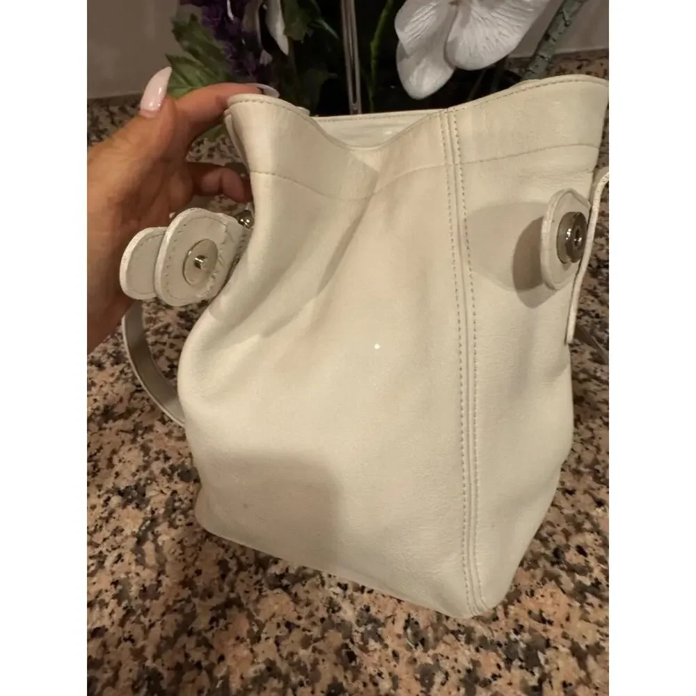 Vintage COACH 4156 Belted Soho ivory Leather Cross-body Bag (150